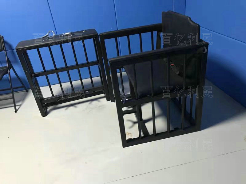 鐵質(zhì)審訊椅